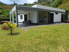 Residencia casa finca nueva con jacuzzi